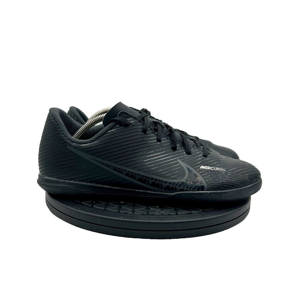 Nike Zoom Mercurial Vapor 15 Club Turf Soccer  DJ5968-001 youth size Y6
